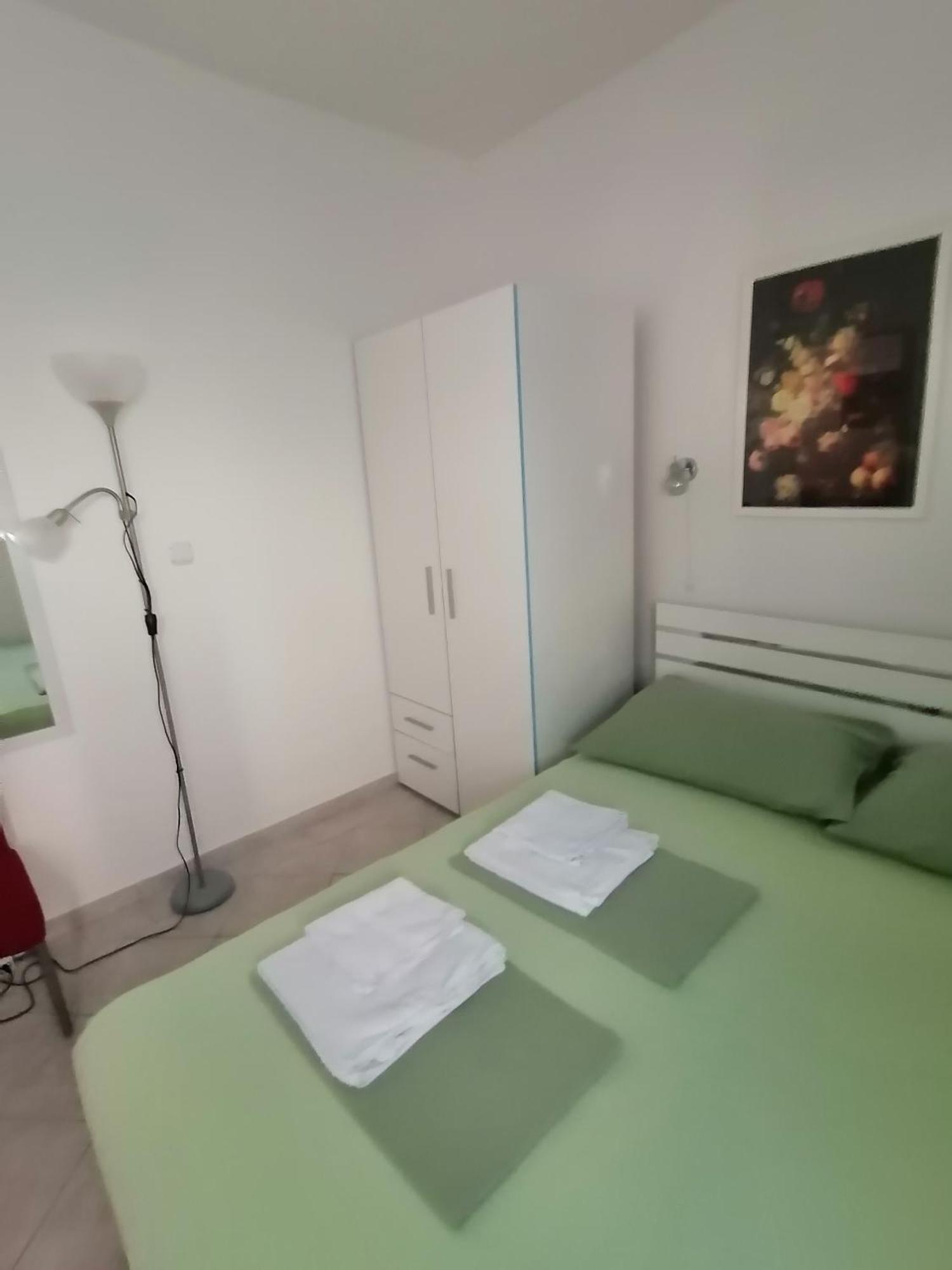 Apartments For Families With Children Lopar, Rab - 5024 Room photo